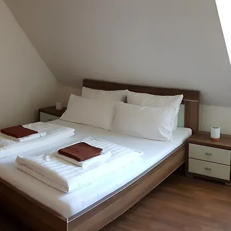Apartment Michelle Mit Balkon 1-6 Pers